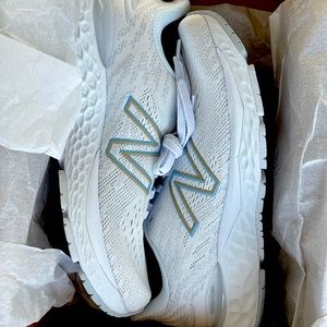 Brand new, never worn New Balance freshfoam 880!
